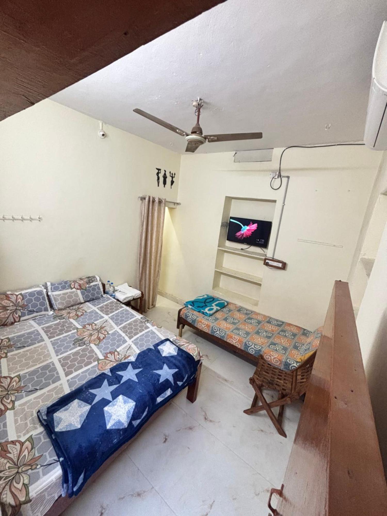 Mahesh Guest House Хампи Екстериор снимка